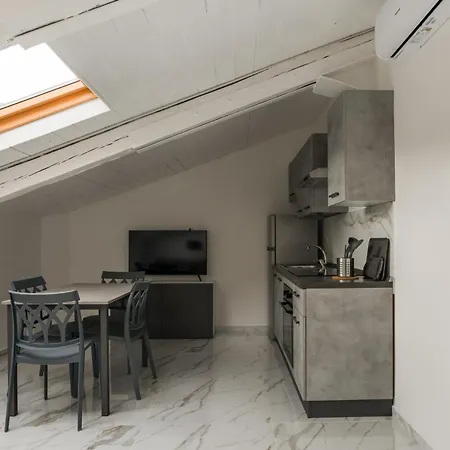 Mansarde Bella * Nápoles